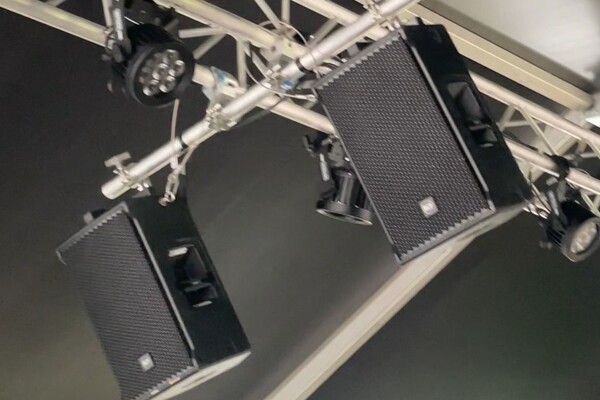 Voor 2.000 euro aan speakers gestolen uit feesttent kermis Langenboom